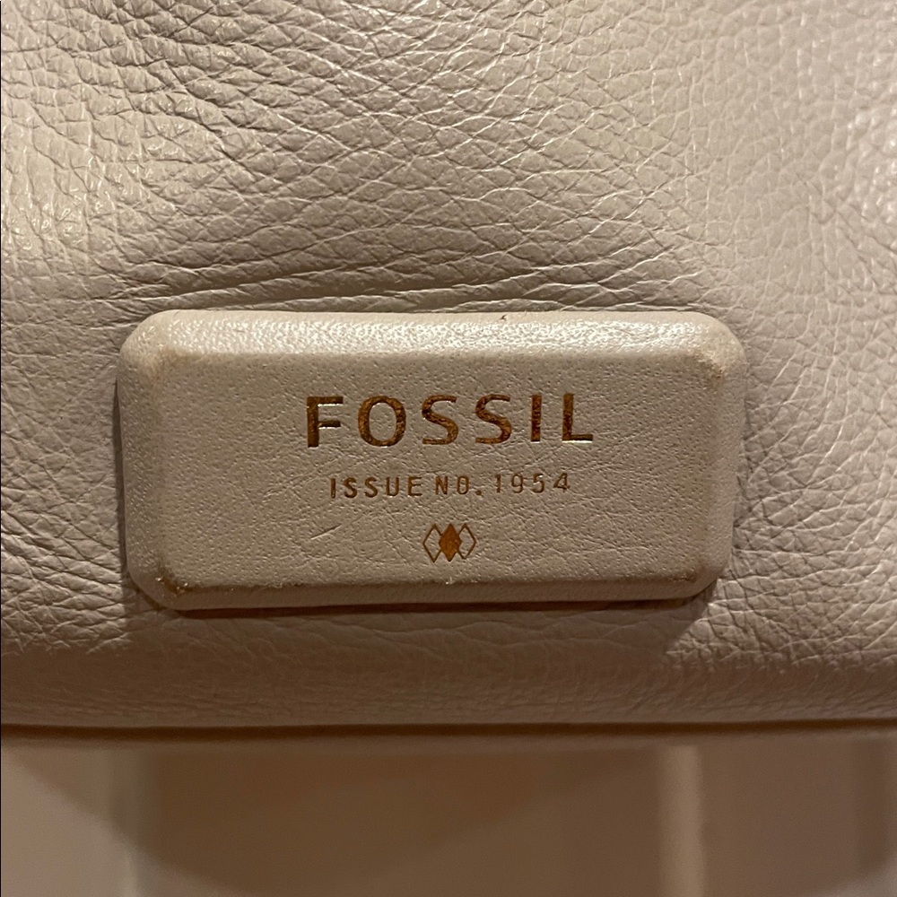 Fossil Genuine Leather Emerson Hobo Bag - Picture 2 of 13